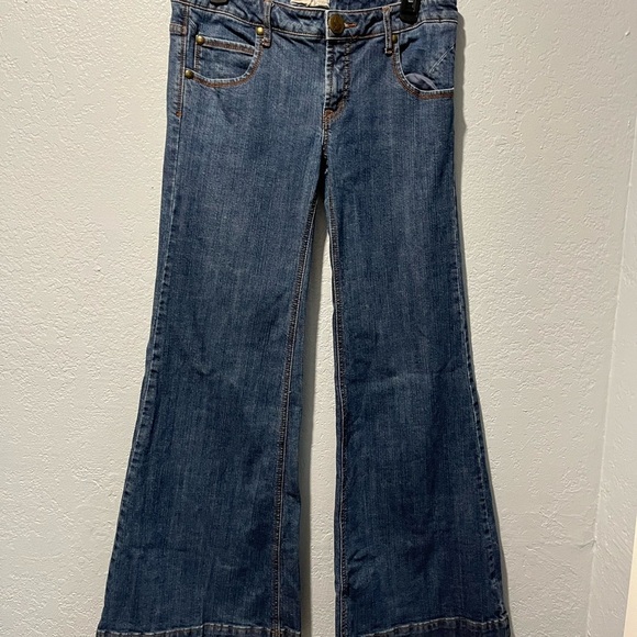Free People vintage Dark Blue Flare Jeans low rise - Picture 1 of 5